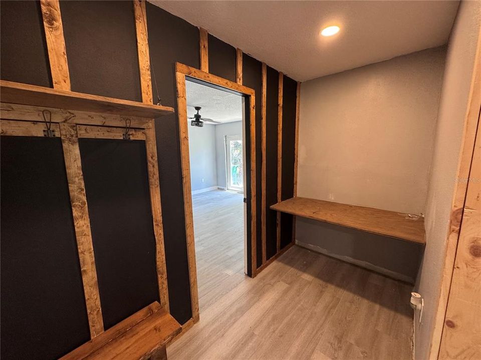 合同活跃: $315,000 (4 贝兹, 3 浴室, 1848 平方英尺)