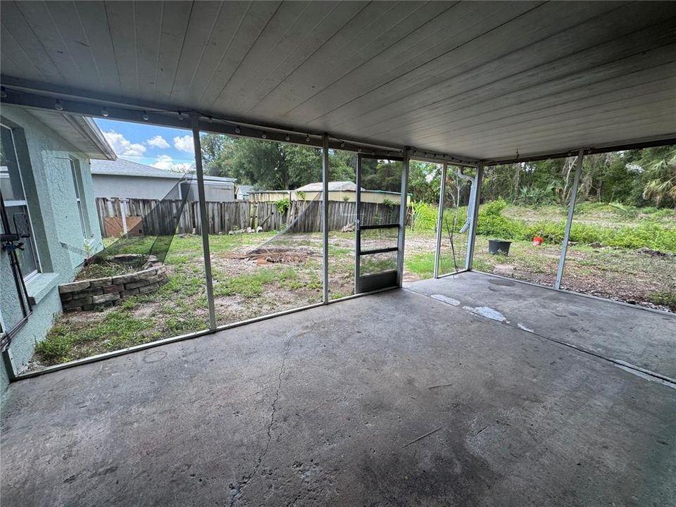 合同活跃: $315,000 (4 贝兹, 3 浴室, 1848 平方英尺)