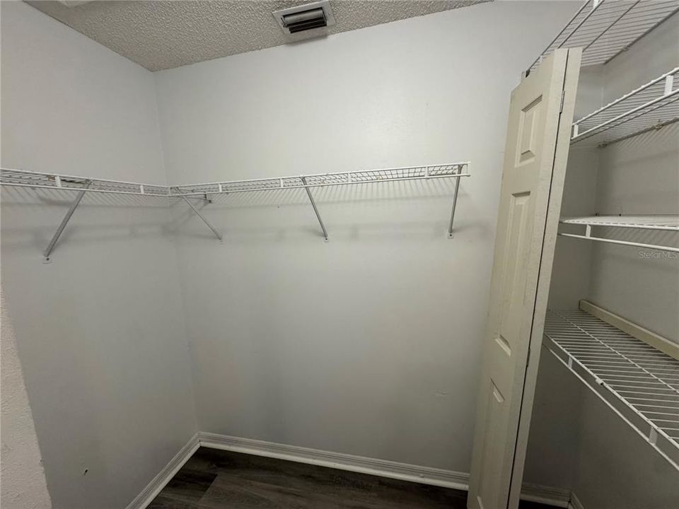 合同活跃: $315,000 (4 贝兹, 3 浴室, 1848 平方英尺)