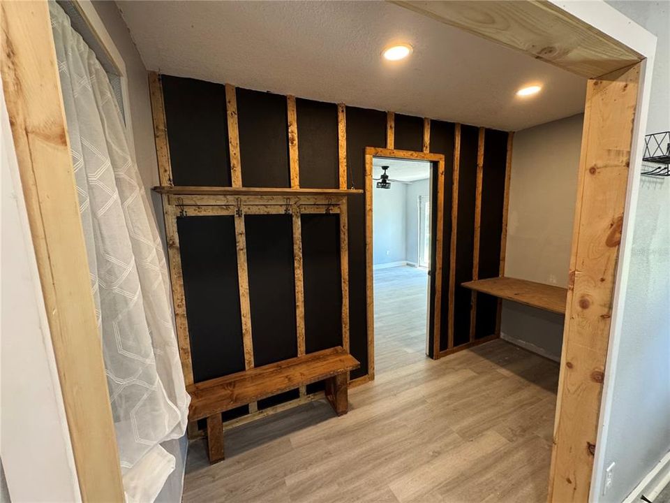 合同活跃: $315,000 (4 贝兹, 3 浴室, 1848 平方英尺)