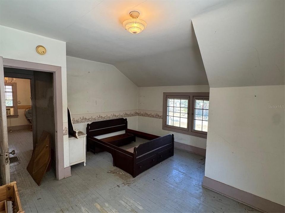 На продажу: $199,000 (3 спален, 1 ванн, 1976 Квадратных фут)