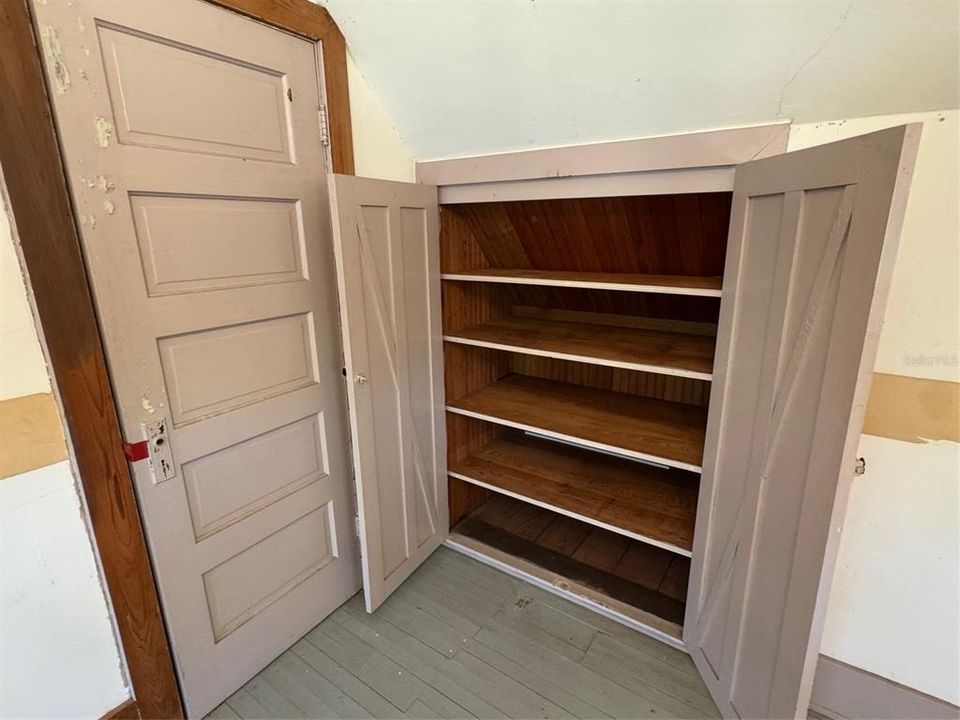 На продажу: $199,000 (3 спален, 1 ванн, 1976 Квадратных фут)