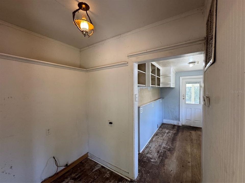 На продажу: $199,000 (3 спален, 1 ванн, 1976 Квадратных фут)