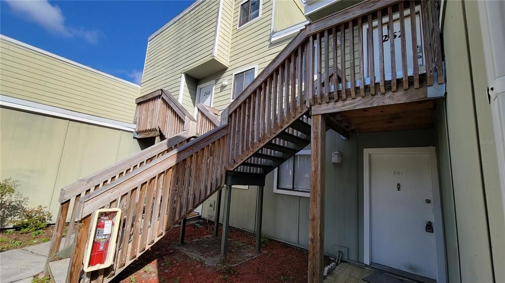 Recently Rented: $1,199 (1 beds, 1 baths, 756 Square Feet)