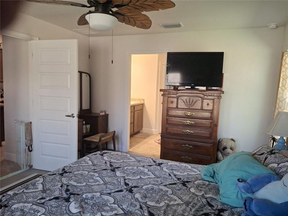 For Sale: $385,000 (4 beds, 2 baths, 1755 Square Feet)