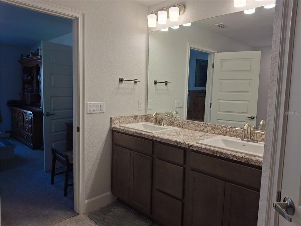 For Sale: $385,000 (4 beds, 2 baths, 1755 Square Feet)