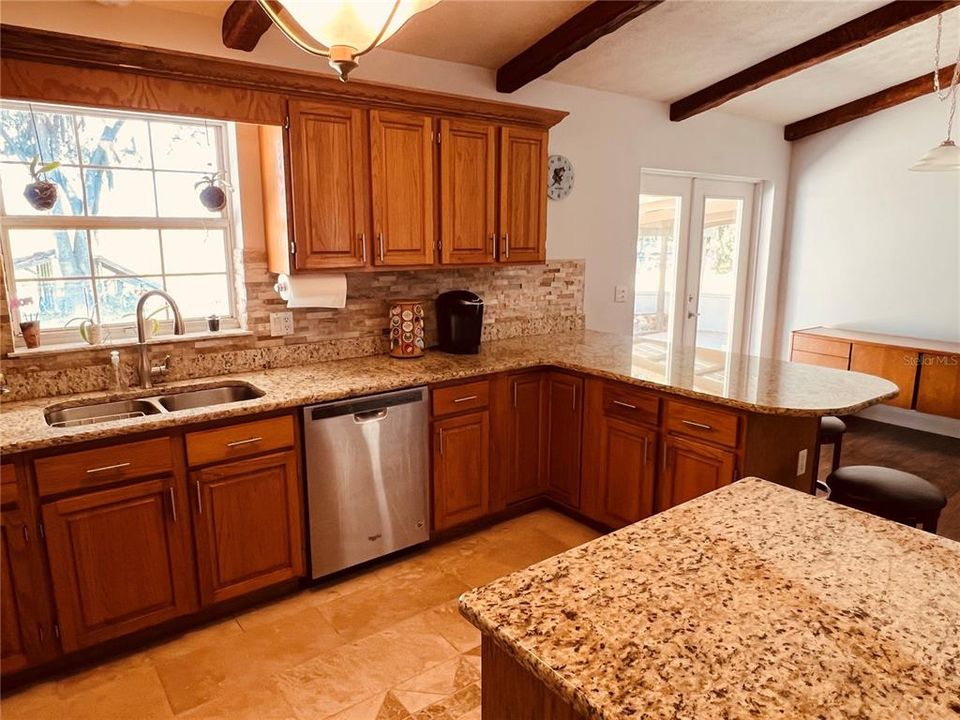 待售: $495,000 (3 贝兹, 2 浴室, 1423 平方英尺)