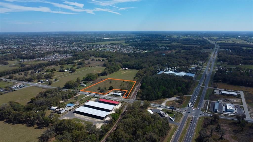 На продажу: $1,250,000 (5.49 acres)