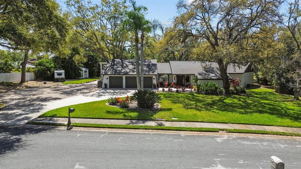 For Sale: $1,400,000 (7 beds, 4 baths, 4630 Square Feet)