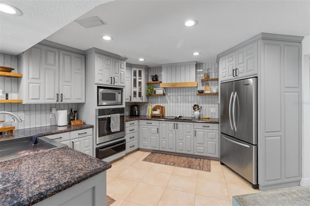 For Sale: $1,400,000 (7 beds, 4 baths, 4630 Square Feet)