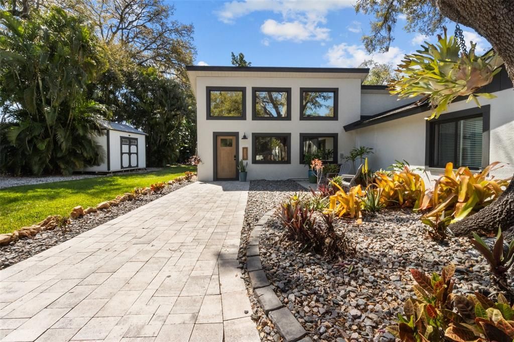 For Sale: $1,400,000 (7 beds, 4 baths, 4630 Square Feet)