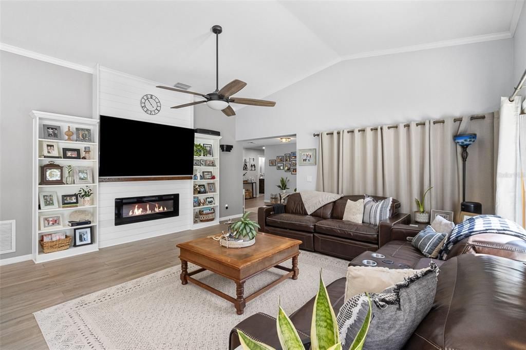For Sale: $1,400,000 (7 beds, 4 baths, 4630 Square Feet)
