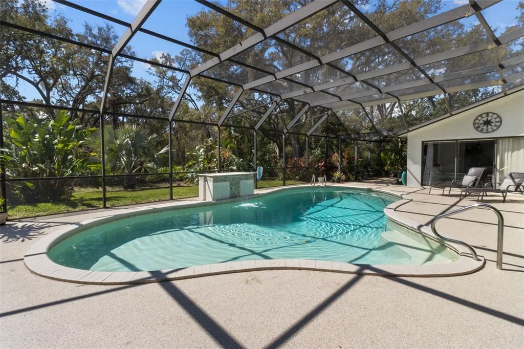For Sale: $1,400,000 (7 beds, 4 baths, 4630 Square Feet)