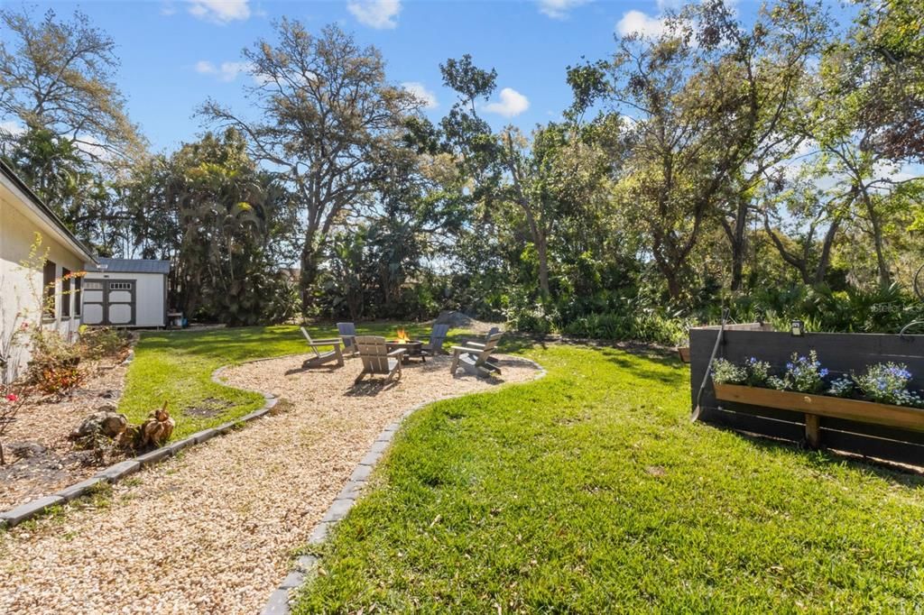 For Sale: $1,400,000 (7 beds, 4 baths, 4630 Square Feet)