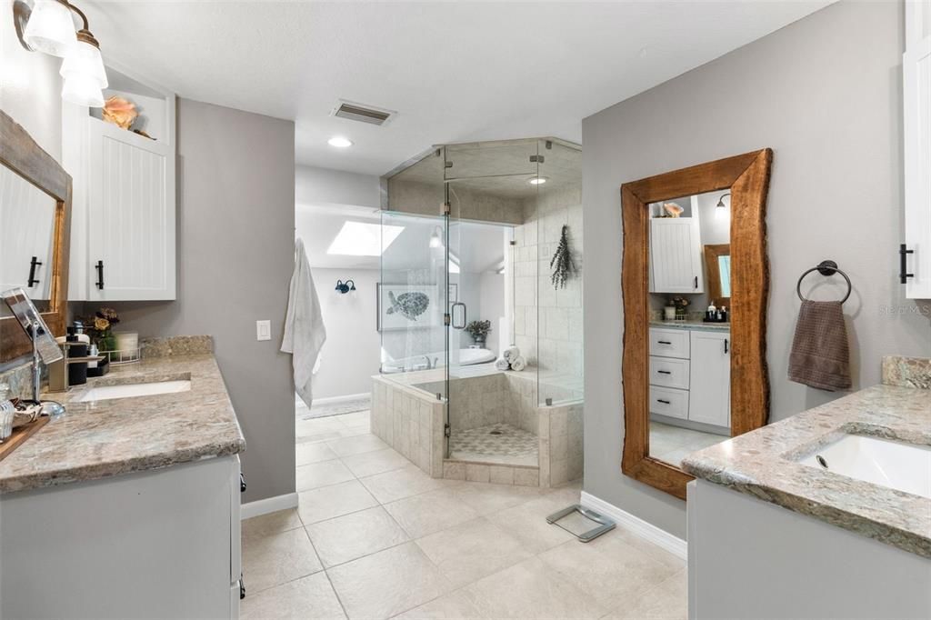 For Sale: $1,400,000 (7 beds, 4 baths, 4630 Square Feet)