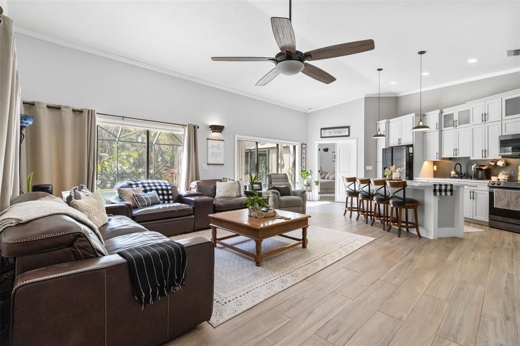 For Sale: $1,400,000 (7 beds, 4 baths, 4630 Square Feet)