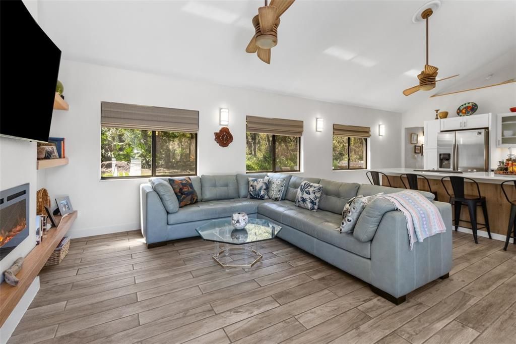 For Sale: $1,400,000 (7 beds, 4 baths, 4630 Square Feet)
