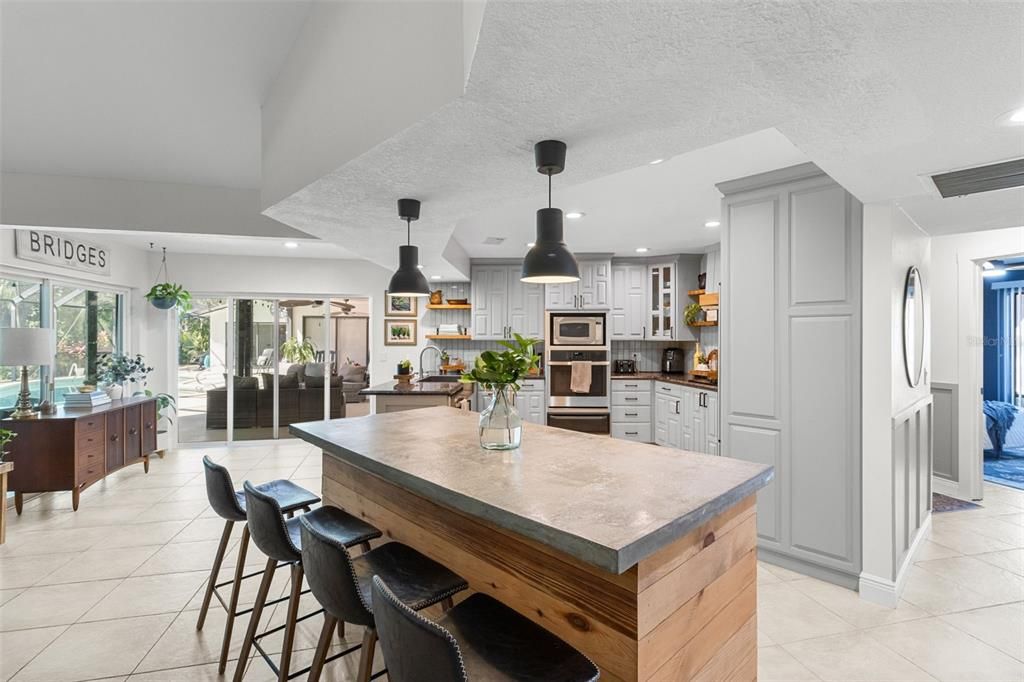 For Sale: $1,400,000 (7 beds, 4 baths, 4630 Square Feet)