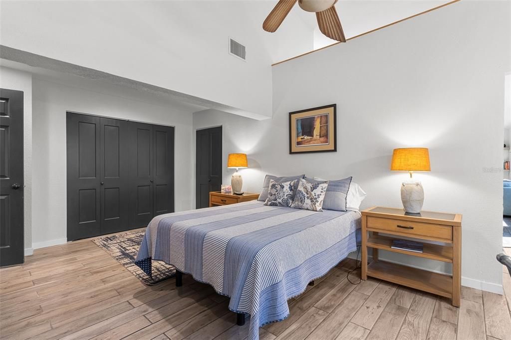 For Sale: $1,400,000 (7 beds, 4 baths, 4630 Square Feet)