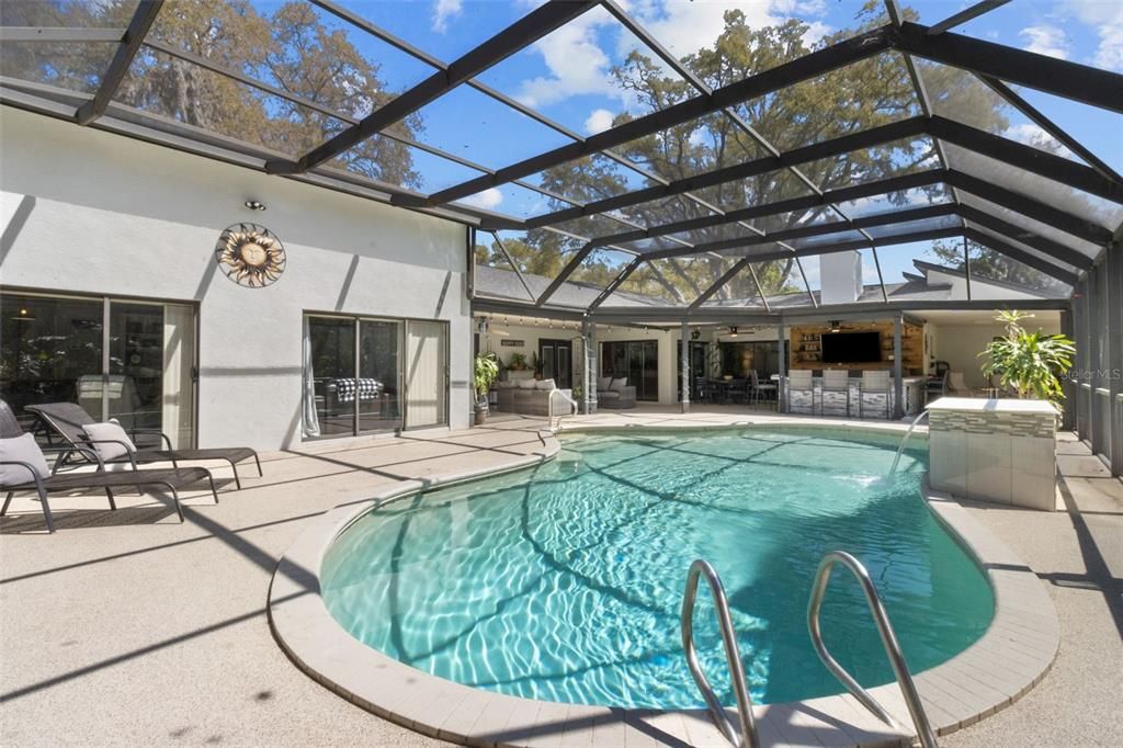 For Sale: $1,400,000 (7 beds, 4 baths, 4630 Square Feet)