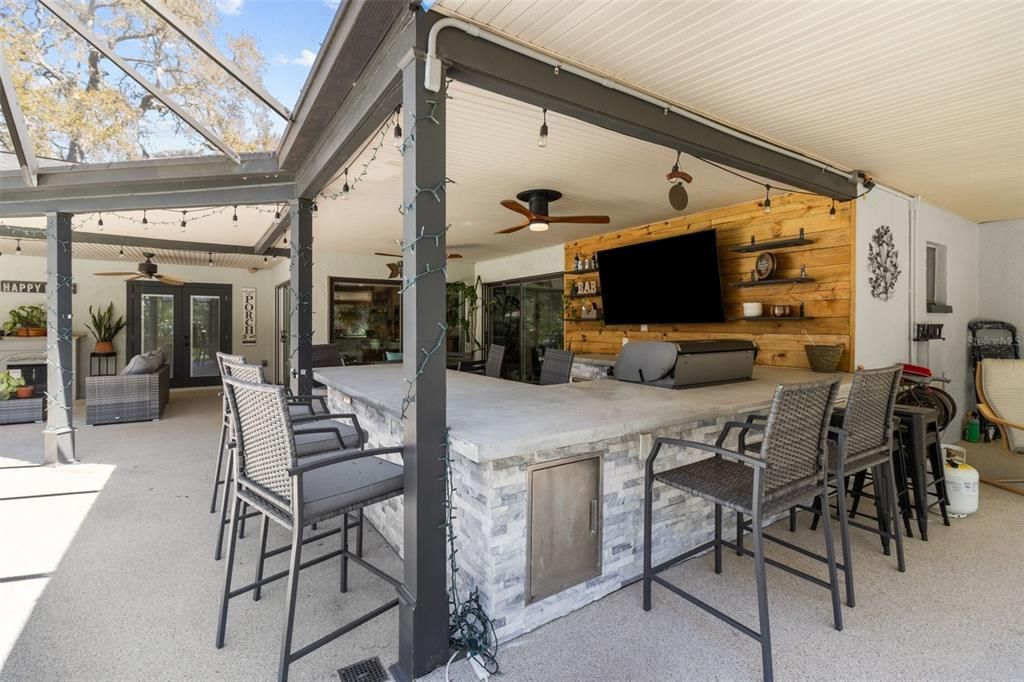 For Sale: $1,400,000 (7 beds, 4 baths, 4630 Square Feet)