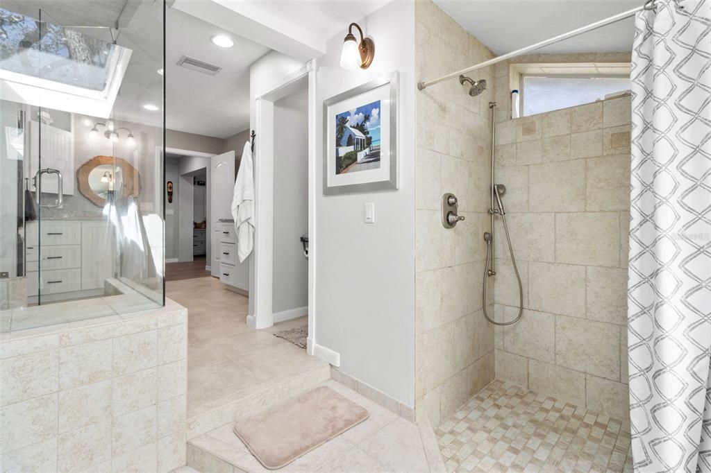 For Sale: $1,400,000 (7 beds, 4 baths, 4630 Square Feet)