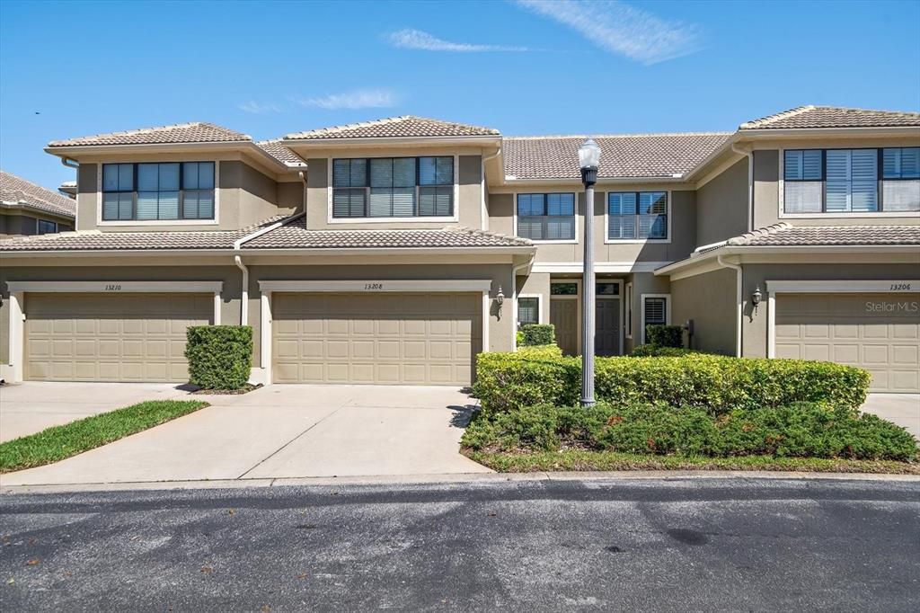 最近售出: $479,900 (3 贝兹, 2 浴室, 2215 平方英尺)