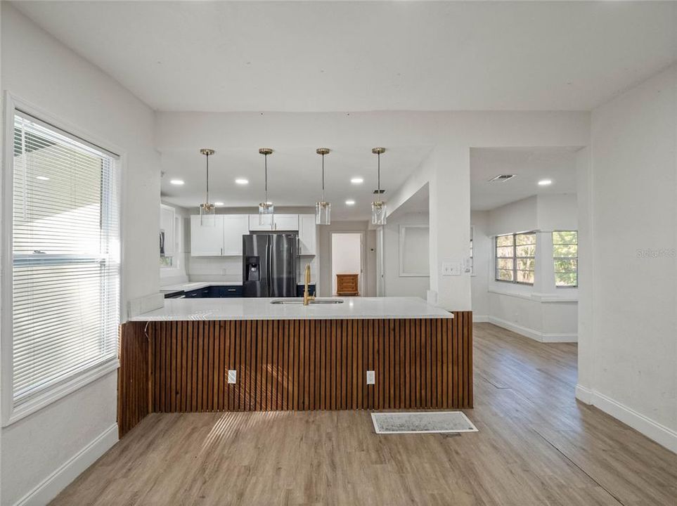 待售: $240,000 (3 贝兹, 2 浴室, 1789 平方英尺)