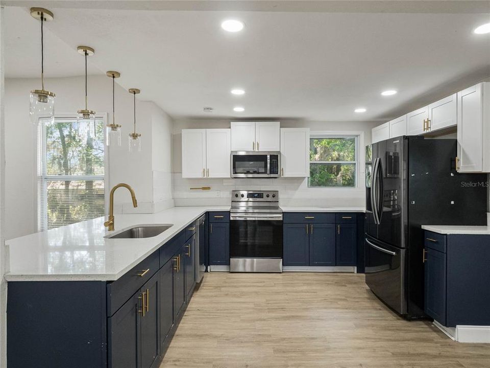 待售: $240,000 (3 贝兹, 2 浴室, 1789 平方英尺)