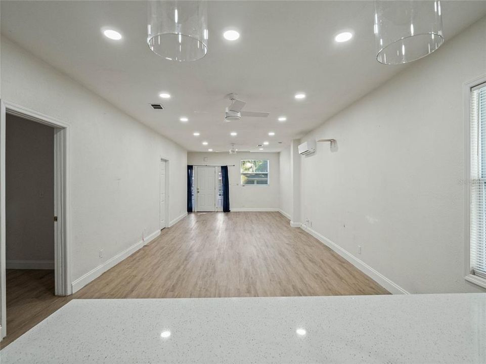 待售: $240,000 (3 贝兹, 2 浴室, 1789 平方英尺)