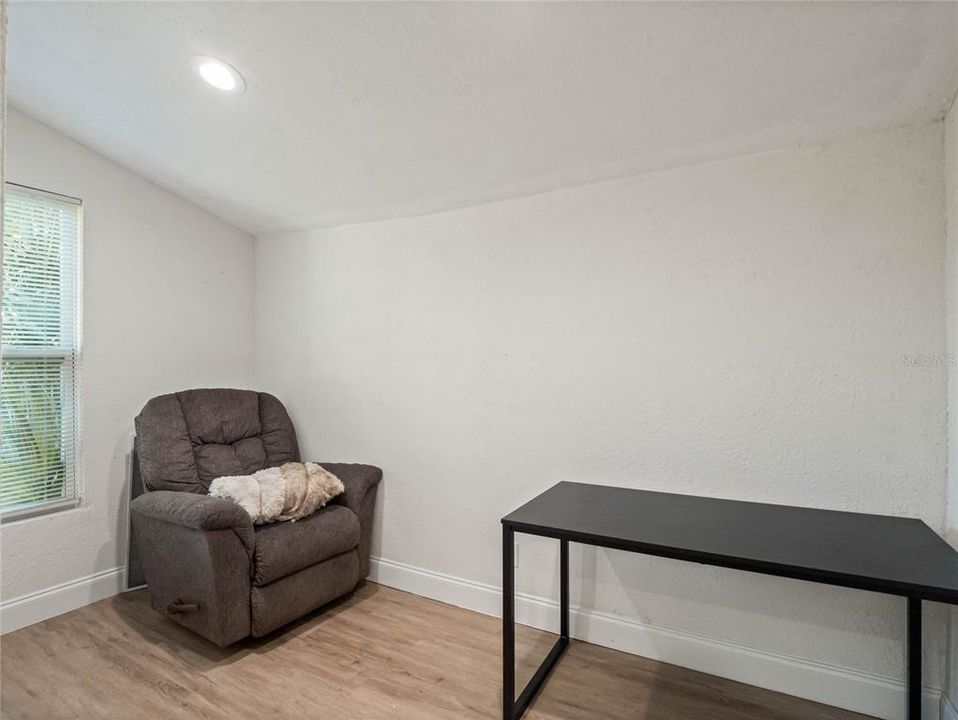 待售: $240,000 (3 贝兹, 2 浴室, 1789 平方英尺)