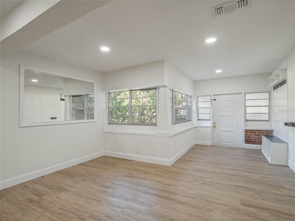 待售: $240,000 (3 贝兹, 2 浴室, 1789 平方英尺)