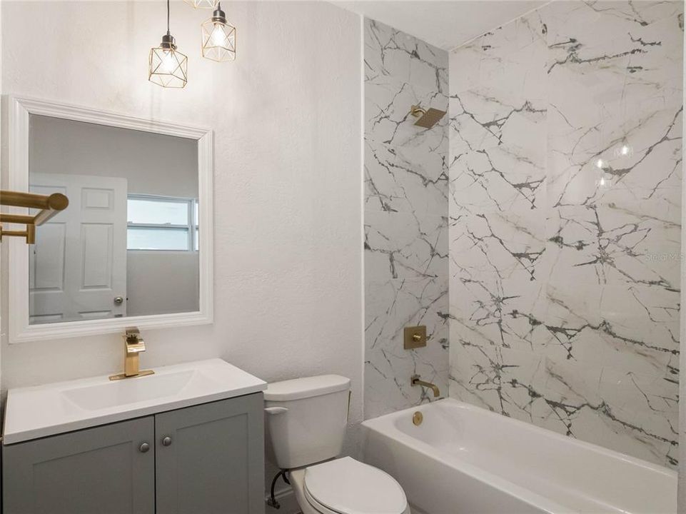 待售: $240,000 (3 贝兹, 2 浴室, 1789 平方英尺)