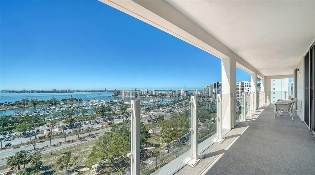 Recently Sold: $1,275,000 (2 beds, 2 baths, 1476 Square Feet)