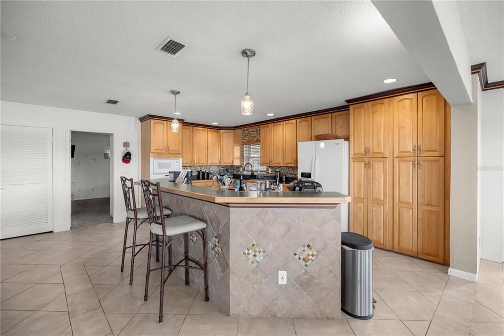 На продажу: $595,000 (3 спален, 2 ванн, 2284 Квадратных фут)