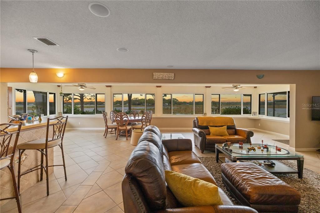 На продажу: $595,000 (3 спален, 2 ванн, 2284 Квадратных фут)