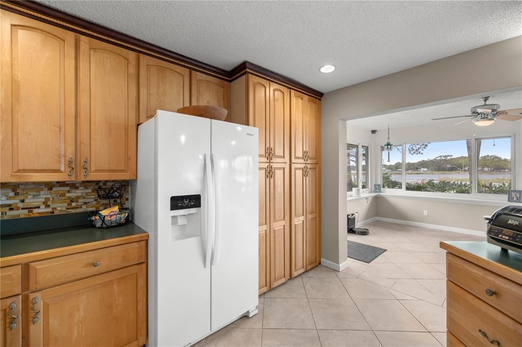 На продажу: $595,000 (3 спален, 2 ванн, 2284 Квадратных фут)