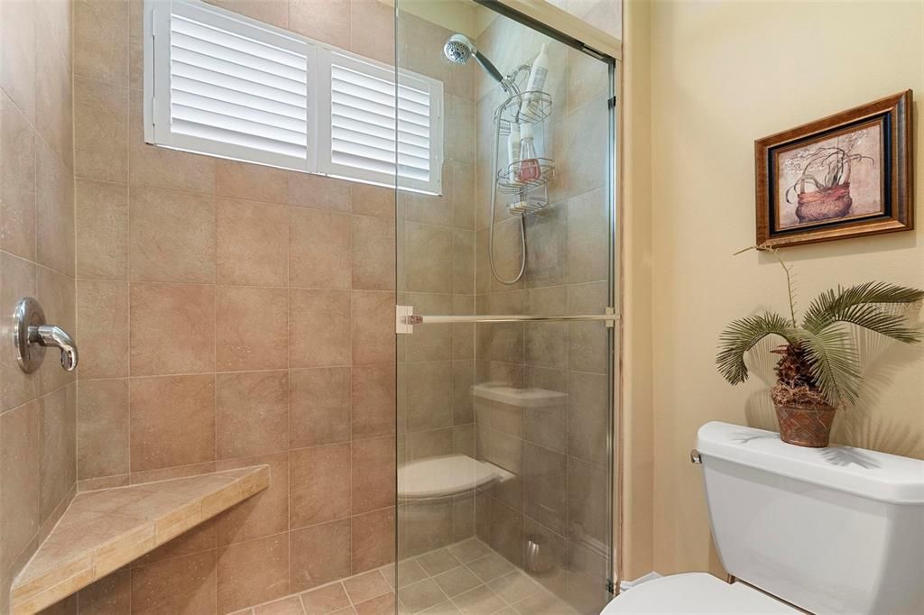 合同活跃: $699,500 (4 贝兹, 4 浴室, 3048 平方英尺)