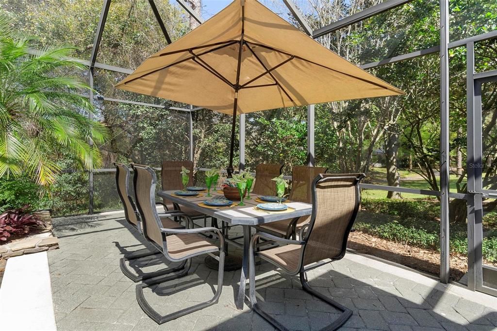 合同活跃: $699,500 (4 贝兹, 4 浴室, 3048 平方英尺)