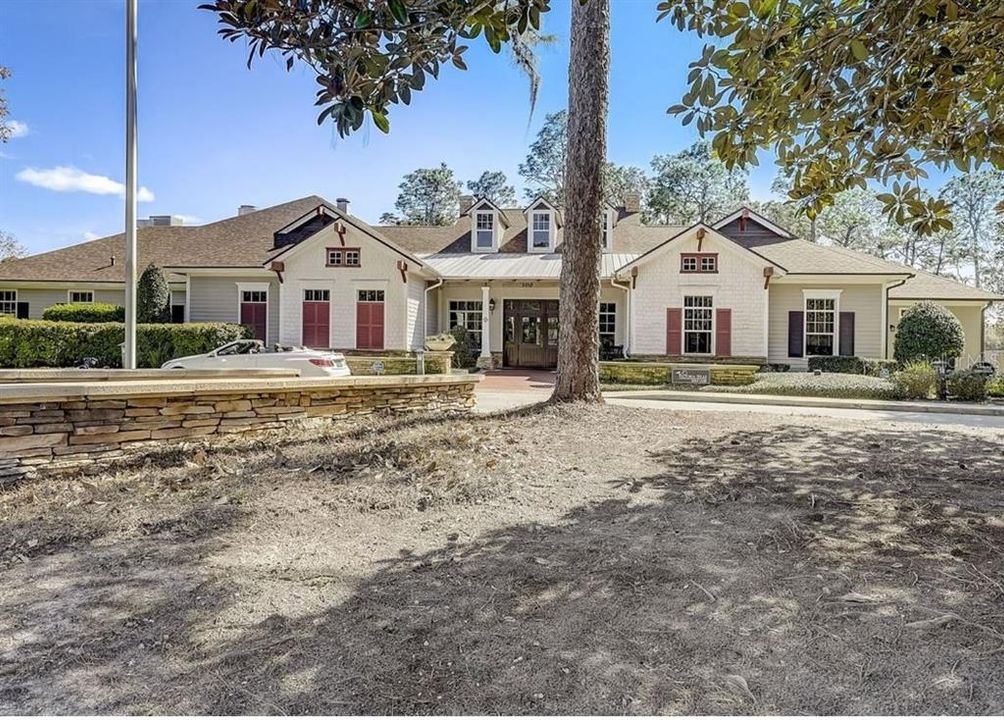 合同活跃: $699,500 (4 贝兹, 4 浴室, 3048 平方英尺)