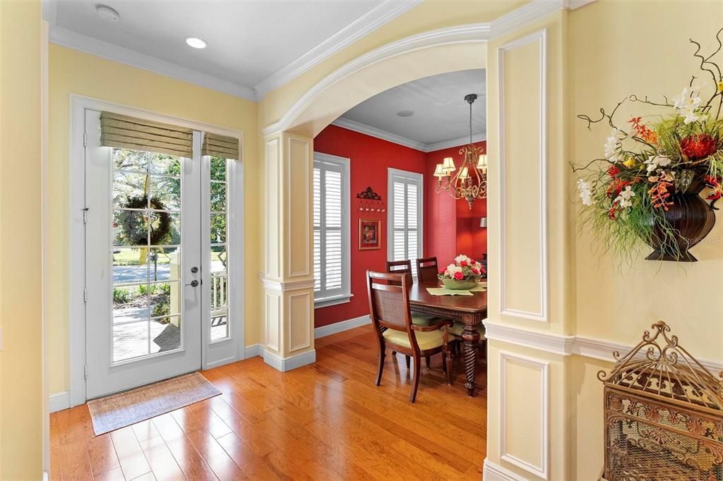 合同活跃: $699,500 (4 贝兹, 4 浴室, 3048 平方英尺)