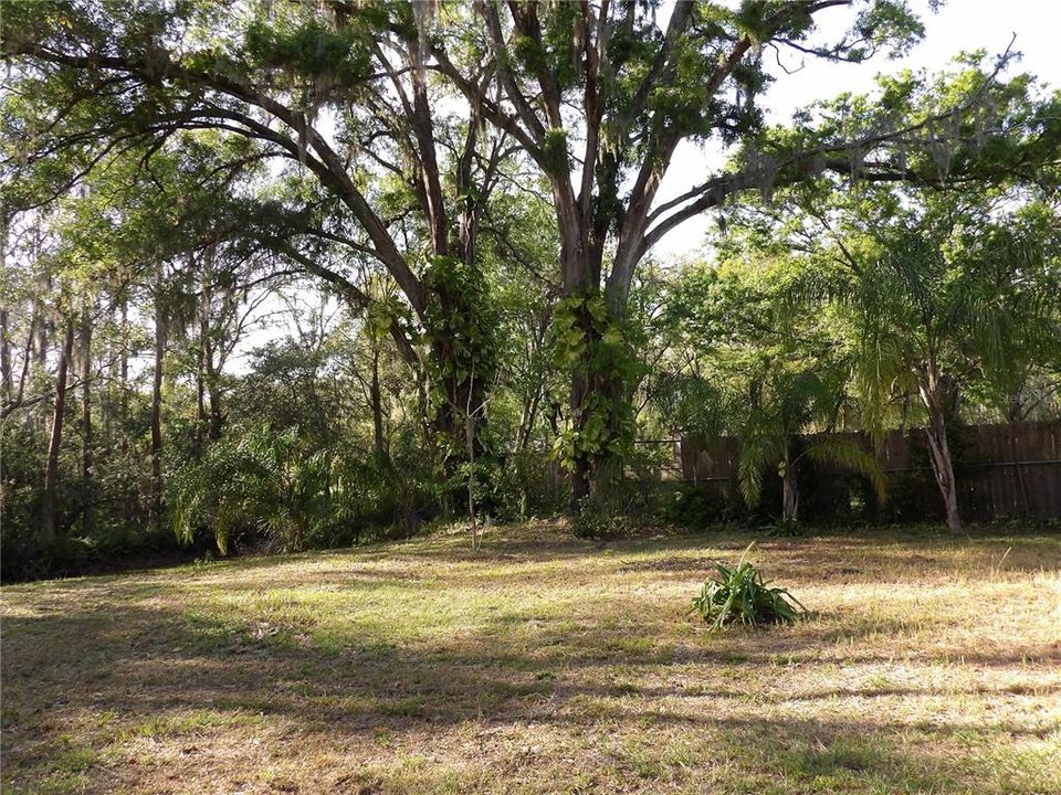 待售: $229,900 (0.38 acres)