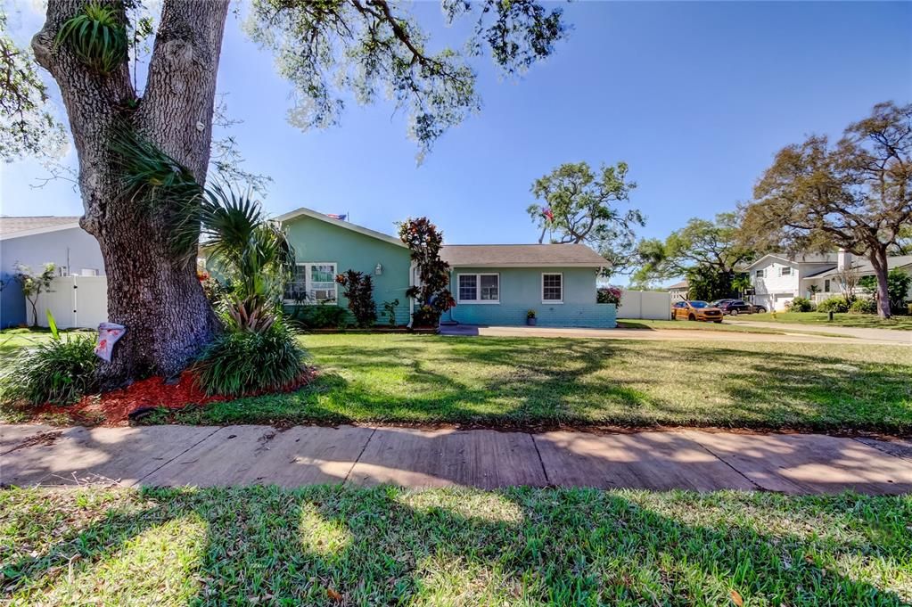 Недавно продано: $425,000 (3 спален, 2 ванн, 1144 Квадратных фут)