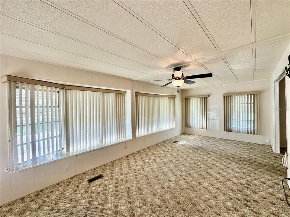 На продажу: $114,400 (2 спален, 2 ванн, 1104 Квадратных фут)