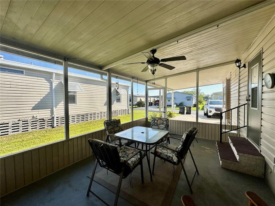 На продажу: $114,400 (2 спален, 2 ванн, 1104 Квадратных фут)