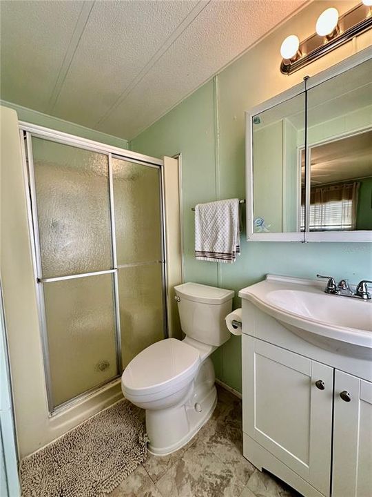 На продажу: $114,400 (2 спален, 2 ванн, 1104 Квадратных фут)