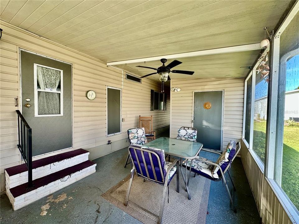 На продажу: $114,400 (2 спален, 2 ванн, 1104 Квадратных фут)