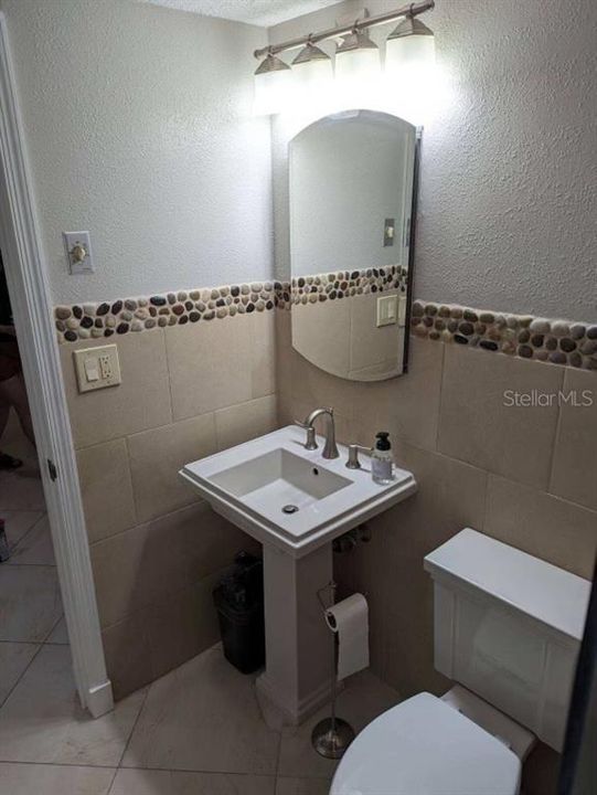 Под контрактом: $2,400 (1 спален, 1 ванн, 825 Квадратных фут)