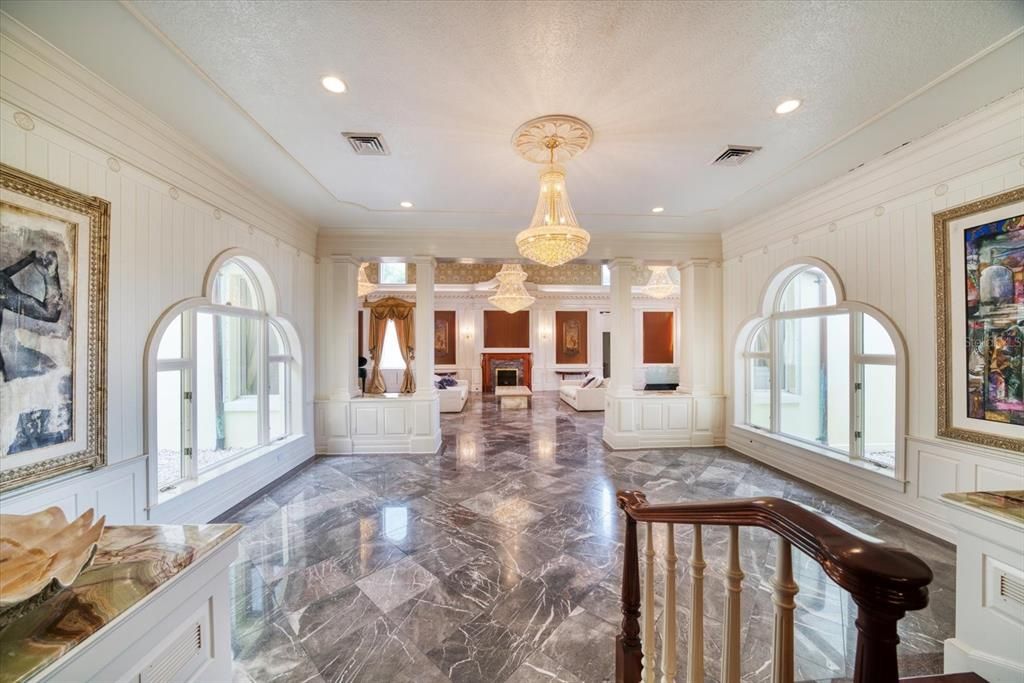 合同活跃: $13,500,000 (10 贝兹, 11 浴室, 16472 平方英尺)