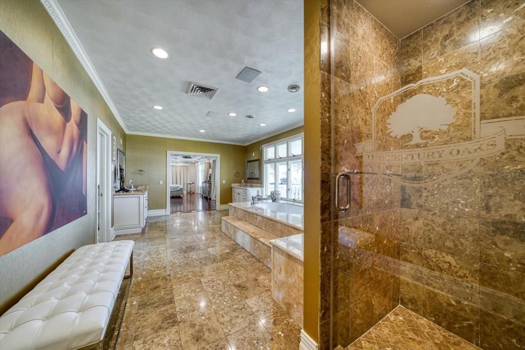 合同活跃: $13,500,000 (10 贝兹, 11 浴室, 16472 平方英尺)